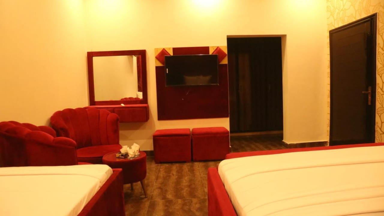 HOTAL DE SMART Multan Hotel Exterior foto
