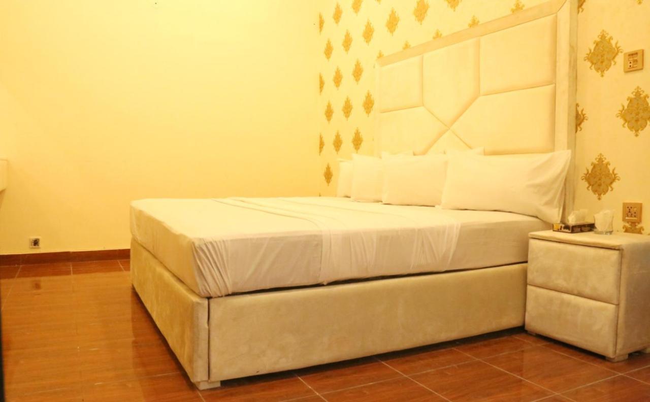 HOTAL DE SMART Multan Hotel Exterior foto