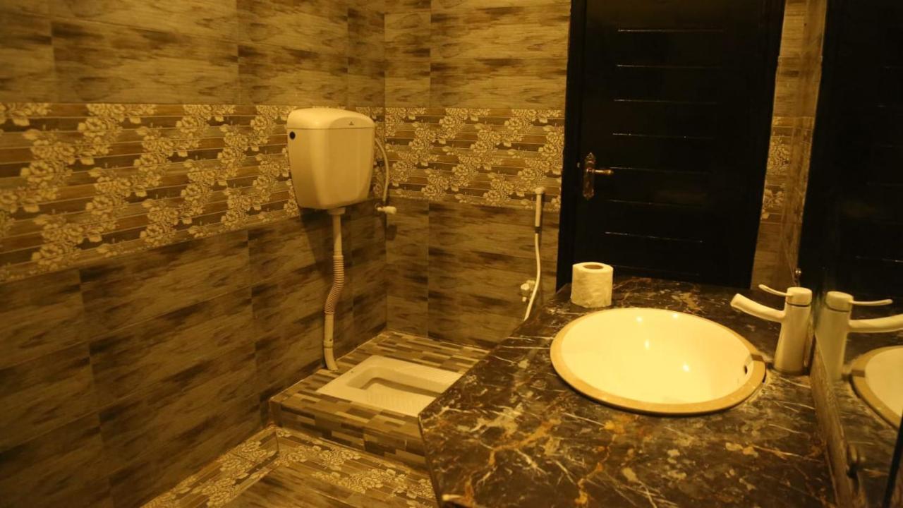 HOTAL DE SMART Multan Hotel Exterior foto