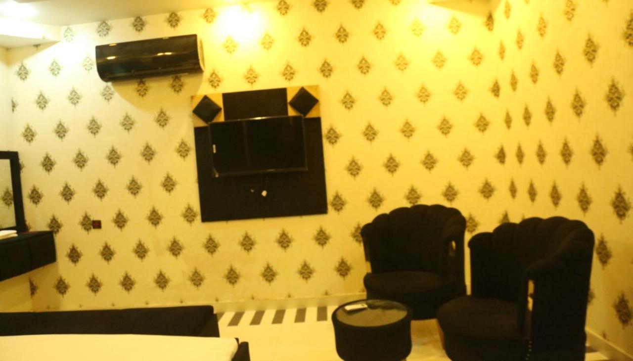 HOTAL DE SMART Multan Hotel Exterior foto