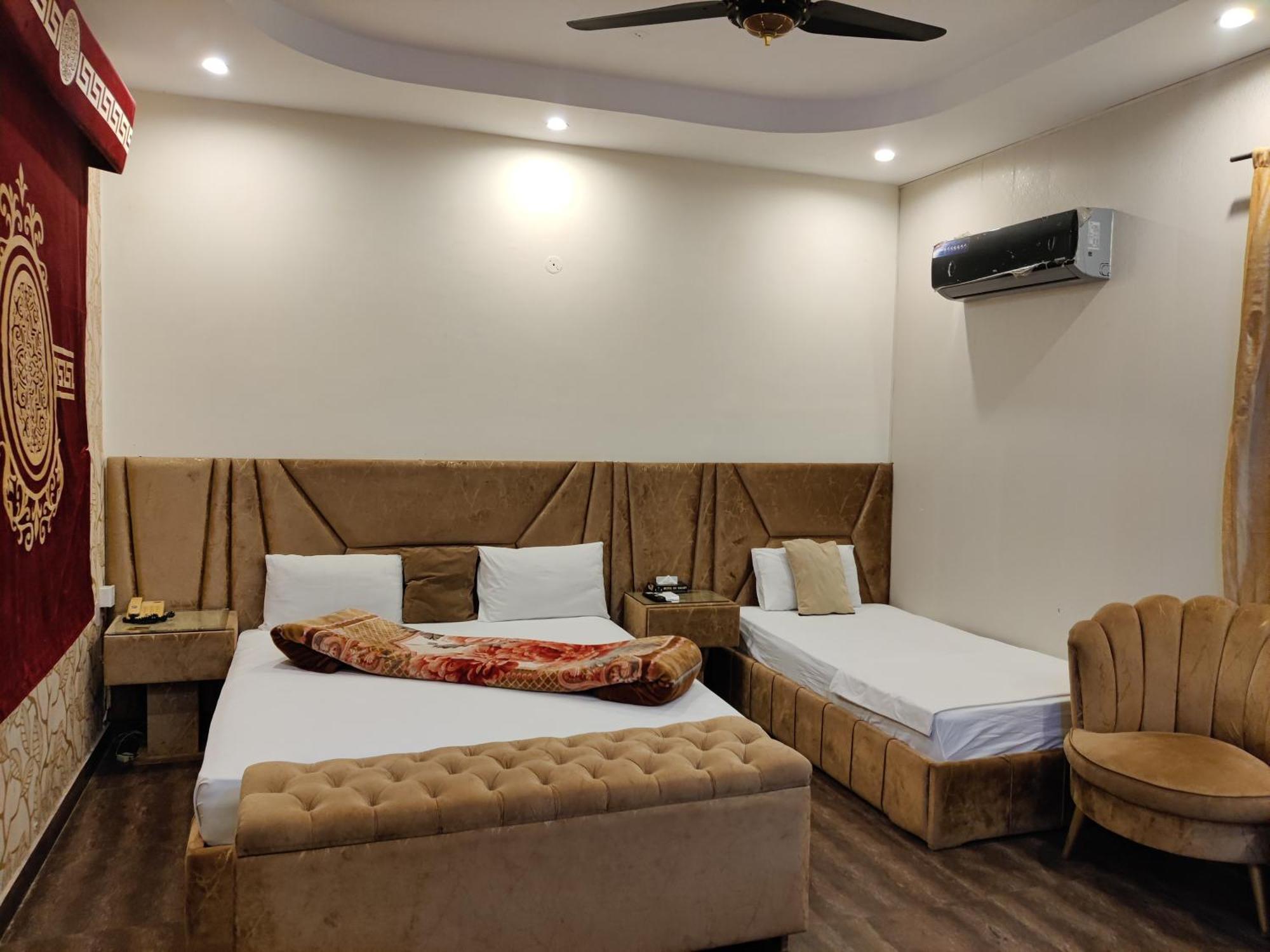 HOTAL DE SMART Multan Hotel Exterior foto